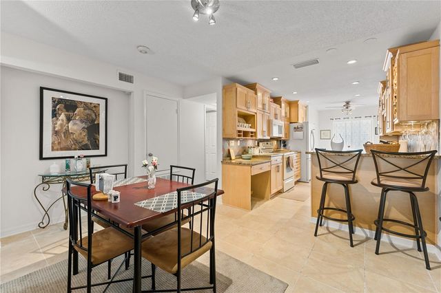 7310 SUNSHINE SKYWAY LANE S 112, St Petersburg, FL 33711