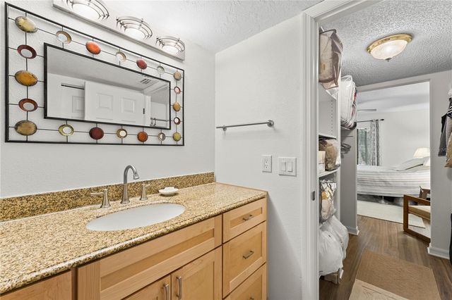 7310 SUNSHINE SKYWAY LANE S 112, St Petersburg, FL 33711