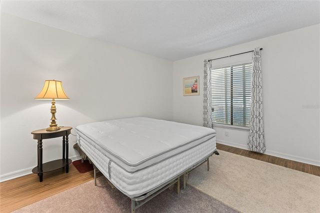 7310 SUNSHINE SKYWAY LANE S 112, St Petersburg, FL 33711
