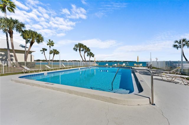 7310 SUNSHINE SKYWAY LANE S 112, St Petersburg, FL 33711