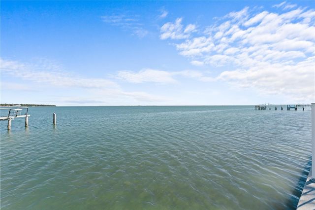 7310 SUNSHINE SKYWAY LANE S 112, St Petersburg, FL 33711