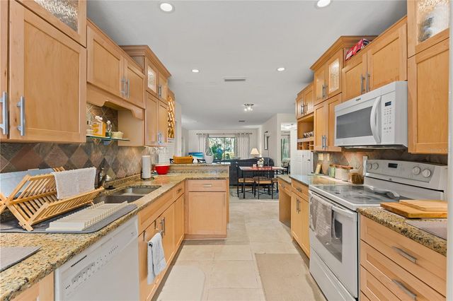 7310 SUNSHINE SKYWAY LANE S 112, St Petersburg, FL 33711