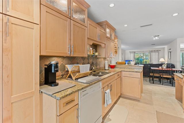 7310 SUNSHINE SKYWAY LANE S 112, St Petersburg, FL 33711