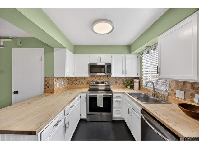 9410 W Ontario Dr, Littleton, CO 80128