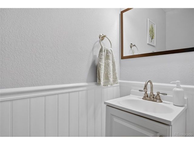 9410 W Ontario Dr, Littleton, CO 80128