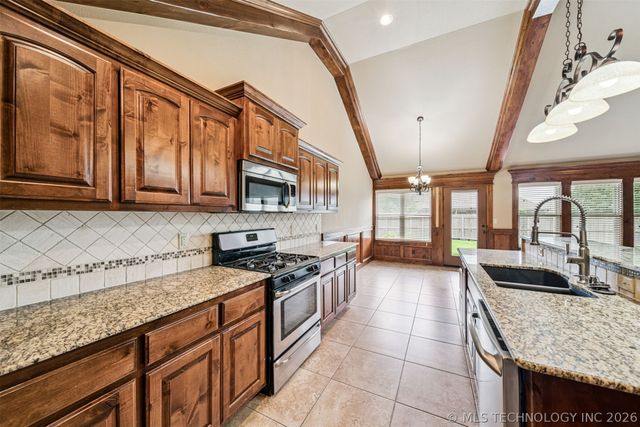 14320 E 92nd Street North, Owasso, OK 74055