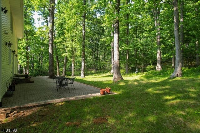 17 Drift Rd, Watchung Boro, NJ 07069