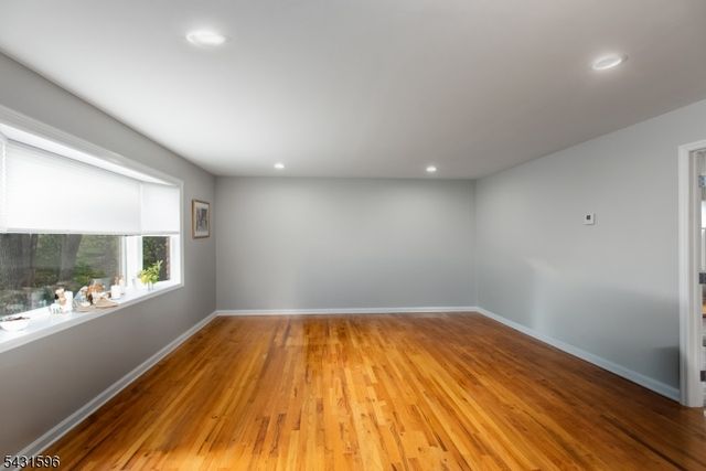 17 Drift Rd, Watchung Boro, NJ 07069
