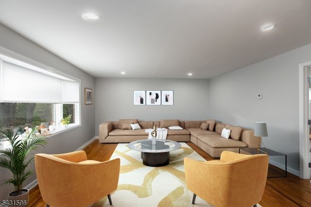 17 Drift Rd, Watchung Boro, NJ 07069