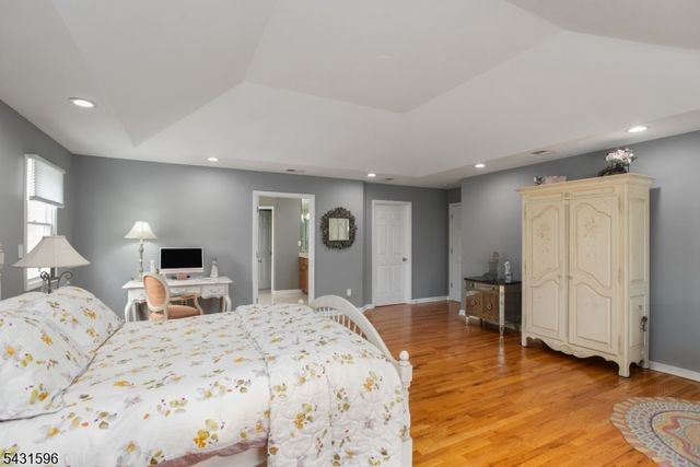 17 Drift Rd, Watchung Boro, NJ 07069