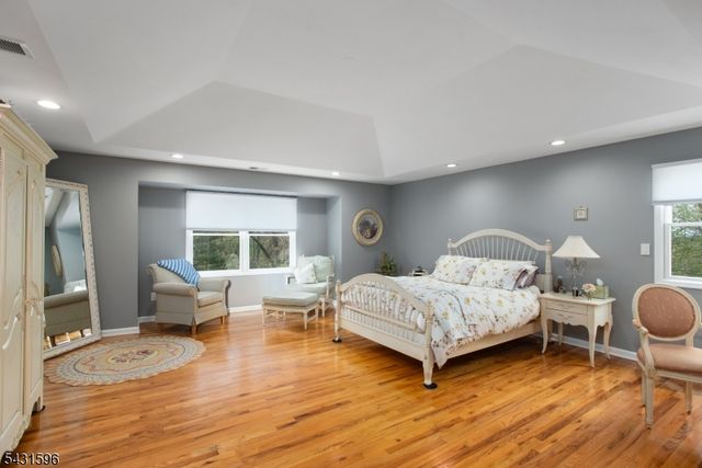 17 Drift Rd, Watchung Boro, NJ 07069