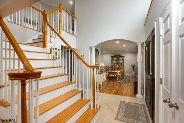 17 Drift Rd, Watchung Boro, NJ 07069
