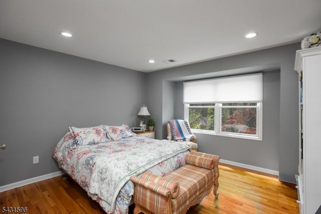 17 Drift Rd, Watchung Boro, NJ 07069