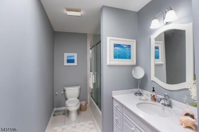 17 Drift Rd, Watchung Boro, NJ 07069