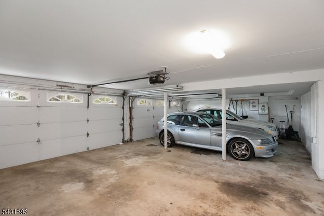 17 Drift Rd, Watchung Boro, NJ 07069