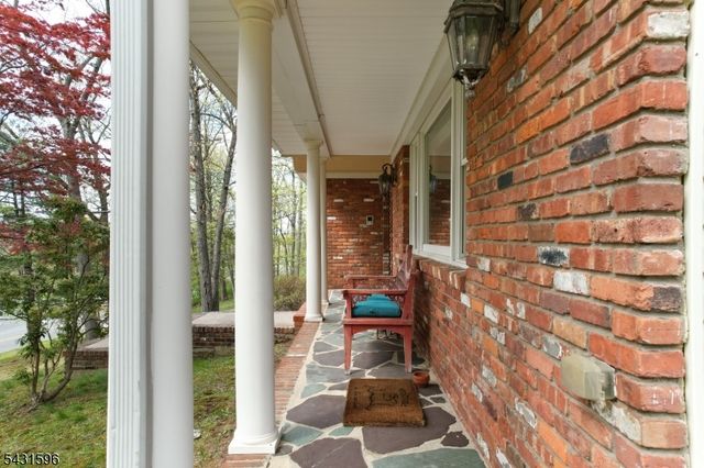 17 Drift Rd, Watchung Boro, NJ 07069