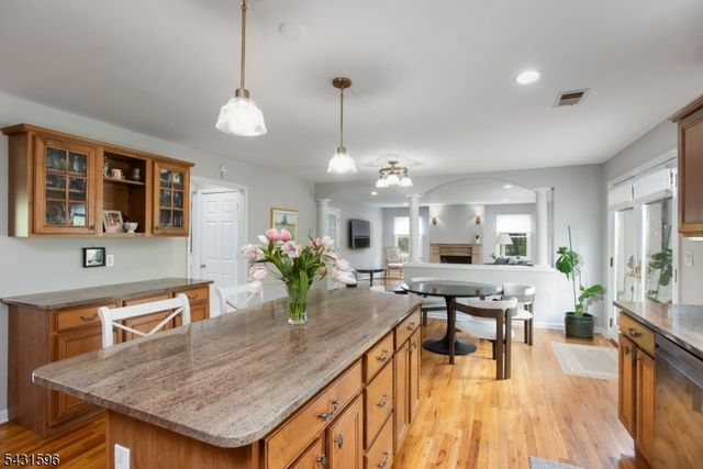 17 Drift Rd, Watchung Boro, NJ 07069