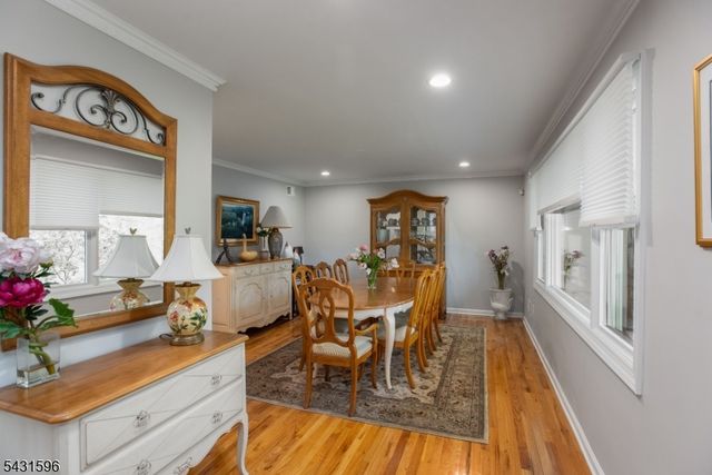 17 Drift Rd, Watchung Boro, NJ 07069