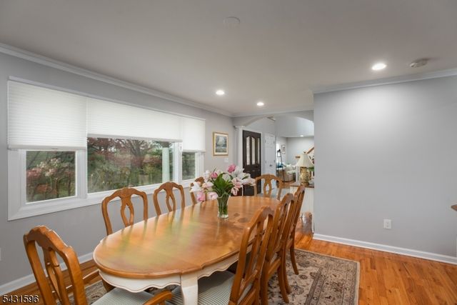 17 Drift Rd, Watchung Boro, NJ 07069