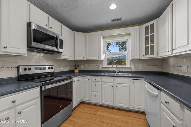 2641 Lennoxville Road, Beaufort, NC 28516