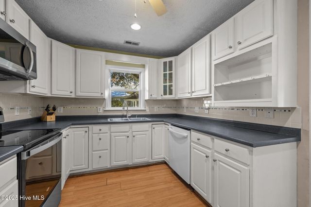 2641 Lennoxville Road, Beaufort, NC 28516