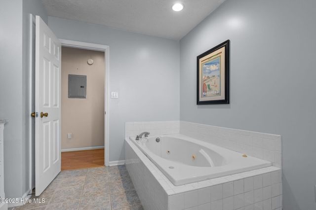 2641 Lennoxville Road, Beaufort, NC 28516