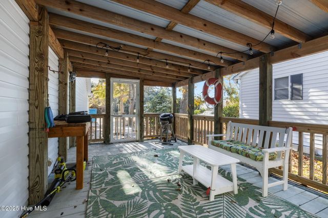 2641 Lennoxville Road, Beaufort, NC 28516