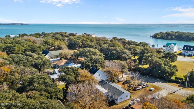 2641 Lennoxville Road, Beaufort, NC 28516
