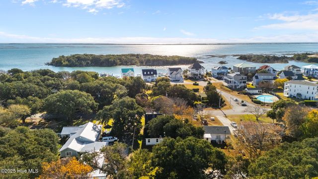 2641 Lennoxville Road, Beaufort, NC 28516