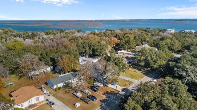 2641 Lennoxville Road, Beaufort, NC 28516