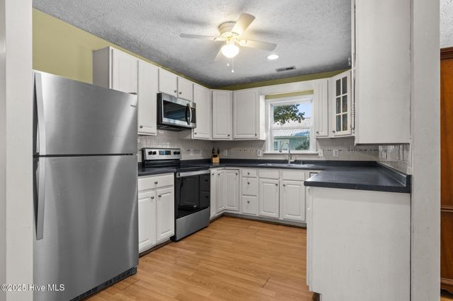 2641 Lennoxville Road, Beaufort, NC 28516