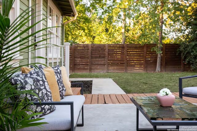 724 N Cherry, San Antonio, TX 78202