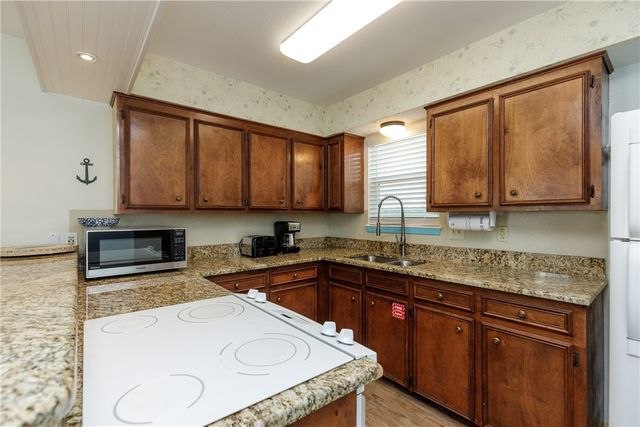 15201 Leeward Dr B3, Corpus Christi, TX 78418