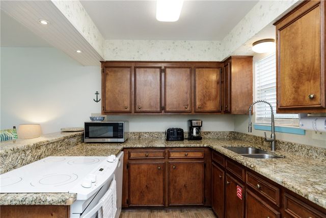 15201 Leeward Dr B3, Corpus Christi, TX 78418