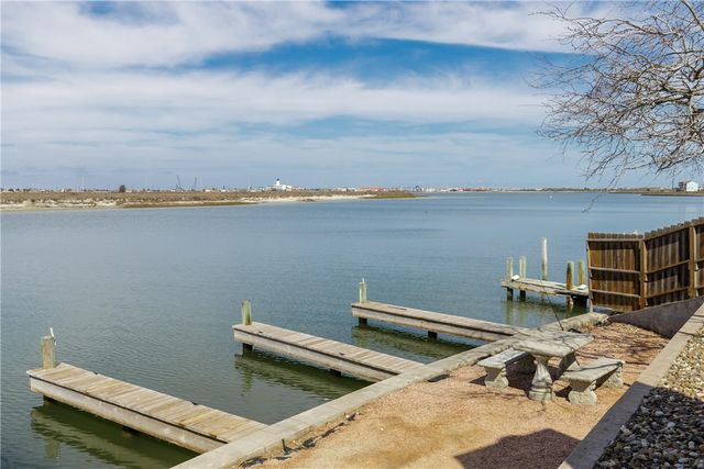 15201 Leeward Dr B3, Corpus Christi, TX 78418