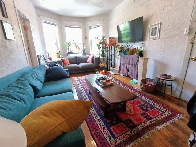 3516 N Broadway Street 2, Chicago, IL 60657