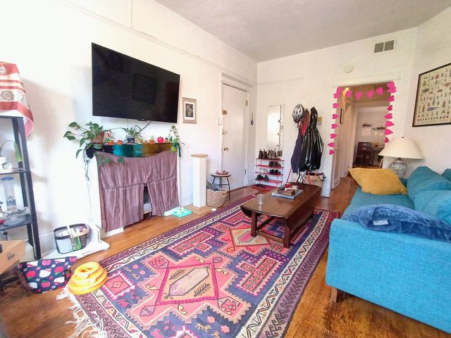3516 N Broadway Street 2, Chicago, IL 60657