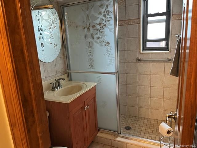 17-73 166th Street 3-35, Whitestone, NY 11357