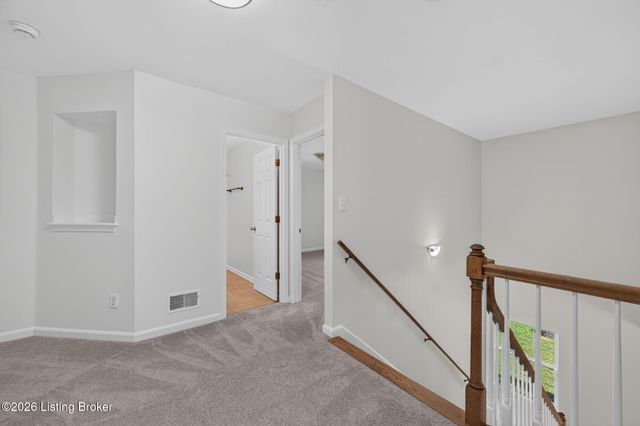 4207 Bridlepath Pl, Louisville, KY 40245