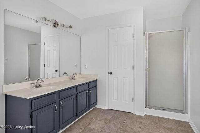 4207 Bridlepath Pl, Louisville, KY 40245