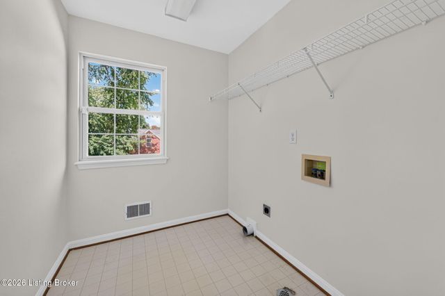 4207 Bridlepath Pl, Louisville, KY 40245