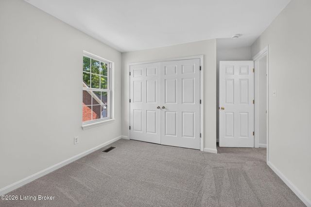 4207 Bridlepath Pl, Louisville, KY 40245
