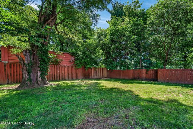 4207 Bridlepath Pl, Louisville, KY 40245