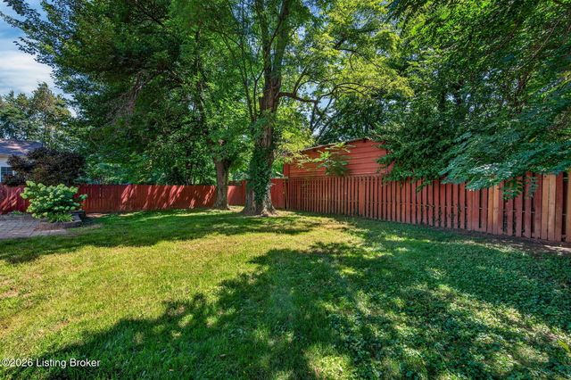 4207 Bridlepath Pl, Louisville, KY 40245