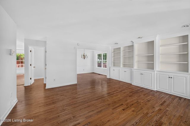 4207 Bridlepath Pl, Louisville, KY 40245