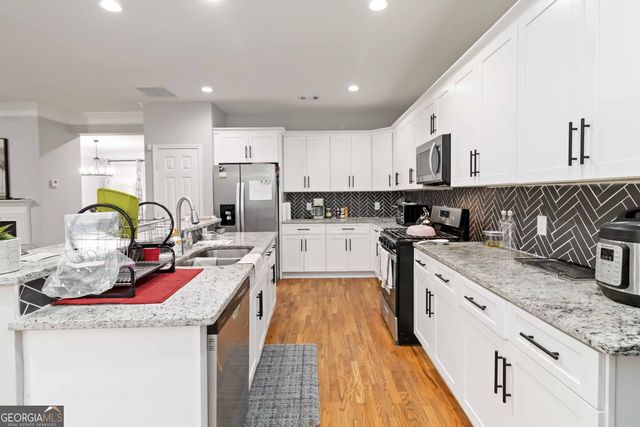 6101 Sparkling Cove Lane, Buford, GA 30518