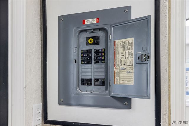 76 Chardon Drive, Cheektowaga, NY 14225