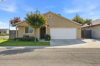 296 Dena Ct, Merced, CA 95341
