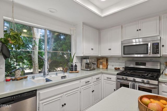 4999 Dekoven Street, Ventura, CA 93003