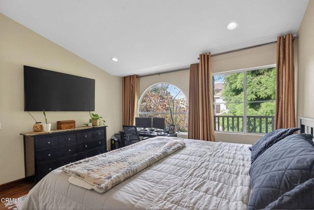 4999 Dekoven Street, Ventura, CA 93003